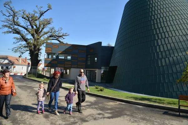 Planetariul, tot cu „casa închisă”. „Cât de curând sper să am veşti”, spune directorul Zoo