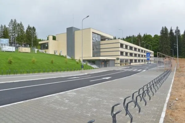 Un specialist care să prezinte o soluţie anti-inundaţie pentru parcările subterane ale Braşovului, greu de găsit, deşi în joc erau peste 90.000 de lei