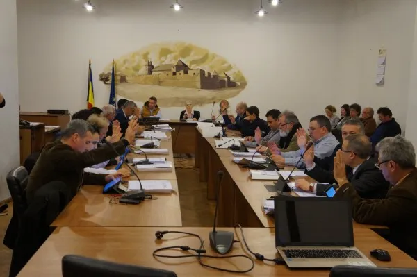 Făgăraşul a mai accesat 4 milioane de euro din fonduri europene să modernizeze o şcoală şi nişte drumuri din oraş