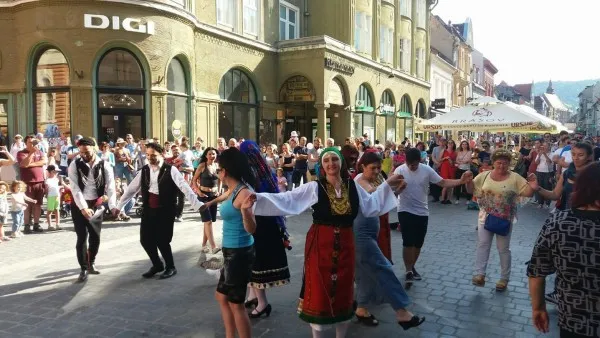 Circari din Italia şi Mexic pe străzile Braşovului