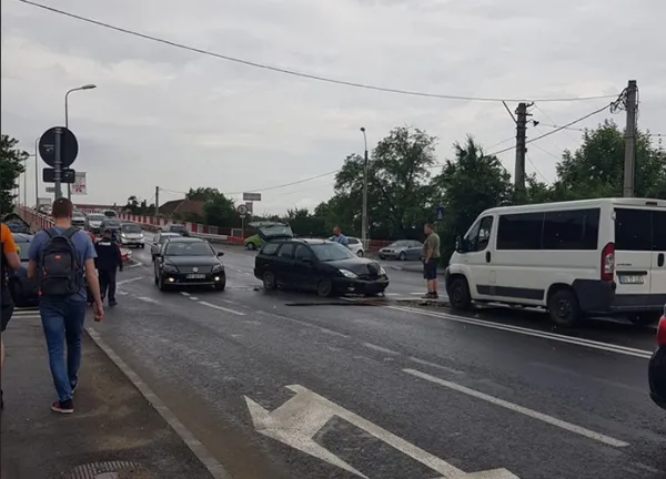Coliziune în trei şi pe Zizinului, şi la Casa Armatei