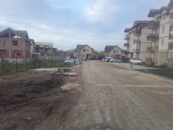 Şi-a rupt gleznele la serviciu!
