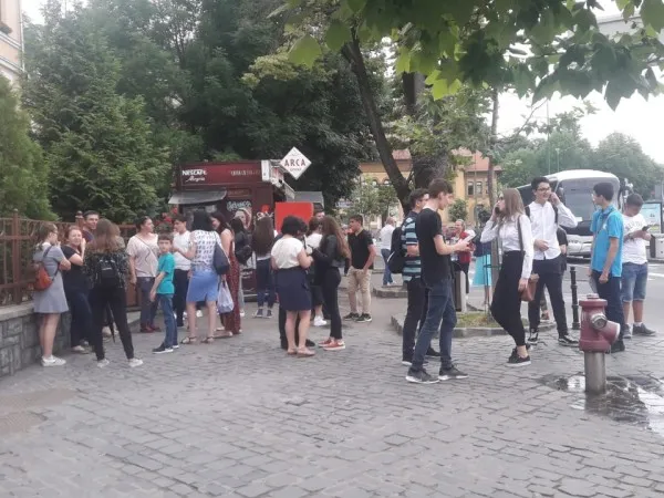 Două treimi dintre absolvenţii de gimnaziu au trecut Evaluarea Naţională cu medii peste 5.00.  Sunt şi 11 copii de 10.00 pe linie, dar şi 20 cu 1.00 „curat”