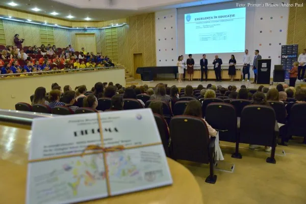 Gală de excelenţă pentru cei mai buni elevi din Braşov