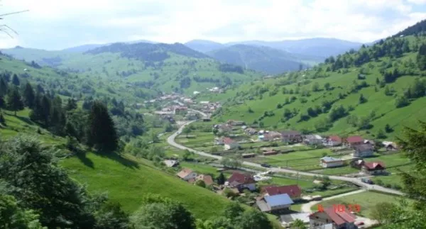 Restricţii de trafic pe DN73, la Moieciu: Tronson de 200 de metri, redus la o singură bandă
