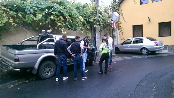 Nu credeţi ce citiţi pe Facebook: Poliţiştii locali vă pot amenda liniştiţi în continuare
