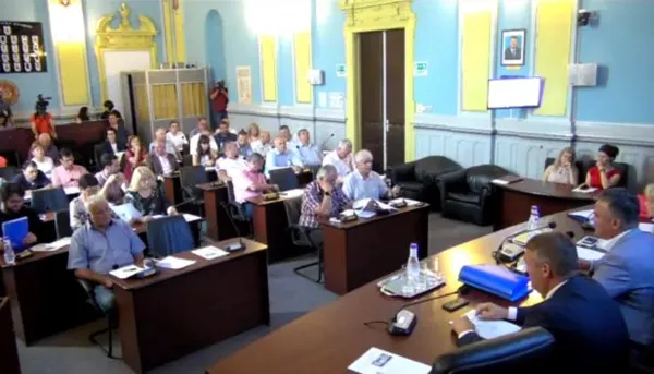 Consiliul Judeţean s-a pregătit pentru soluţionarea în instanţă a contestaţiei privind Aerogara Braşov