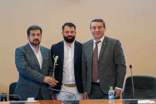 Preşedintele CCI Braşov a primit primul lui premiu. „Mercurul de aur”, zeul comerțului, de la Republica Moldova