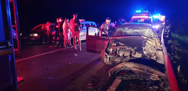 Imaginile morţii pe DN1, la miez de noapte. 4 victime, din fericire, conştiente