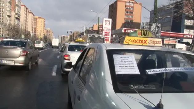 Continuă „scandalul Uber”. Taximetriştii ameninţă acum cu greva foamei
