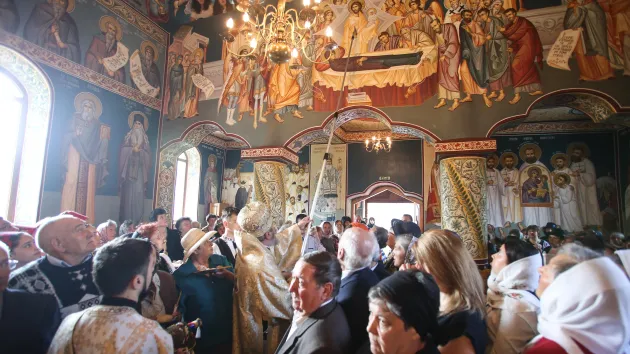 A fost sfințită pictura bisericii de la Teliu - Vale