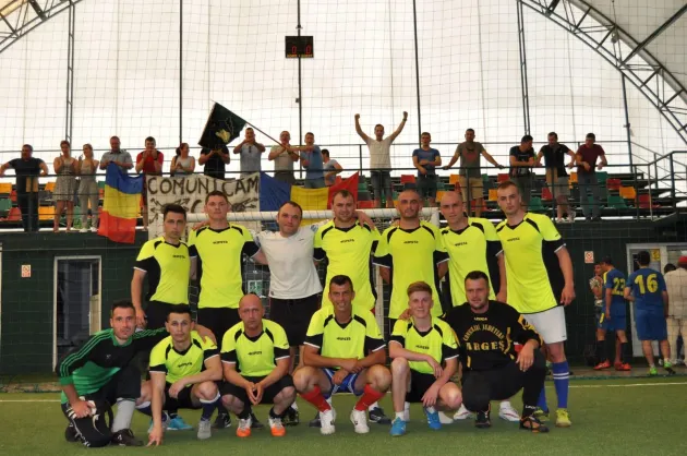 Campionatul Instituţiilor Militare: Black Thunder, mereu cu suporteri 
şi steagul companiei alături