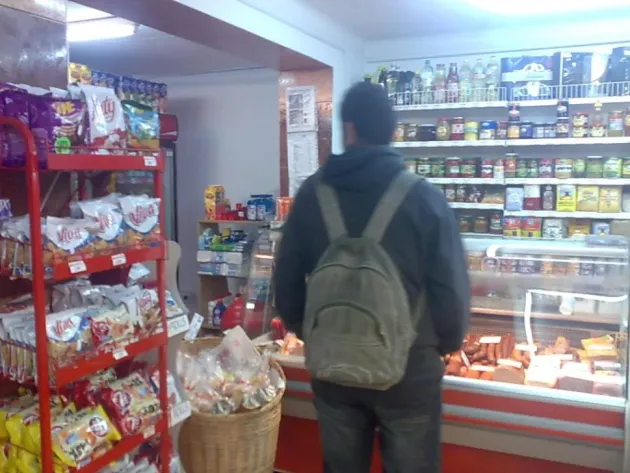Tupeu sau…? A furat din magazin şi s-a întors la locul faptei
