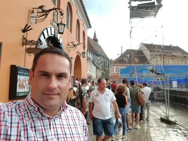 Etnic maghiar, mesaj pentru Kelemen Hunor: Lăsaţi-mă să mă plimb fără să strige lumea după mine „bozgor împuţit”