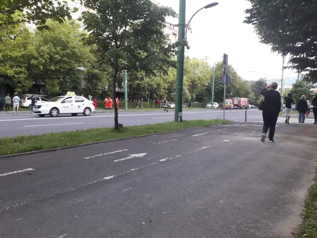 „Alarma vecinului” pe Saturn: S-au crezut cu sinucigașul pe bloc, era meșterul, care le repara acoperișul...