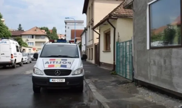 14 percheziţii la traficanţii de ţigări. Furnizorul din Suceava şi distribuitorul din Braşov, colegi, o noapte în arest