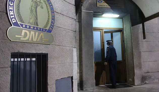 Profesori şi patroni, trimişi în judecată de DNA pentru cursuri decontate din fonduri UE