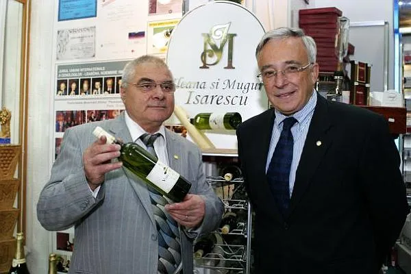 Isărescu: Triplu profit din vin