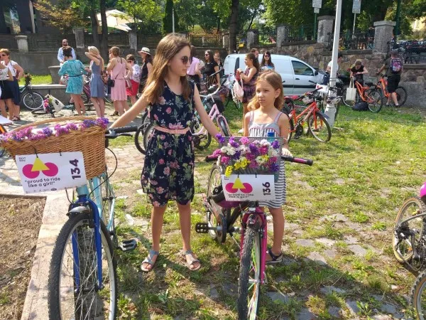 Skirt Bike cu flori şi fuste multicolore