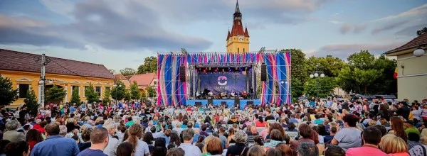 Cartfest, o nouă ediţie a „festivalului de cultură de la ţară”, de duminică