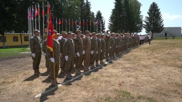 Un veac de la înfiinţarea Centrului „Getica” de la Cincu. Drapelul de luptă al unităţii a fost decorat de preşedintele României, Klaus Johannis