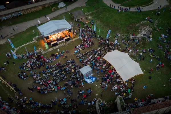Invitaţi de top la Festivalul de Film şi Istorii Râşnov