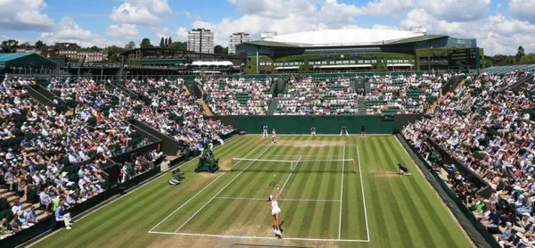 Halep întâlneşte revelaţia ediţiei în optimi la Wimbledon