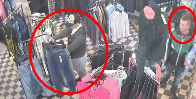Furt calificat la mall, între 18.00 şi 22.00