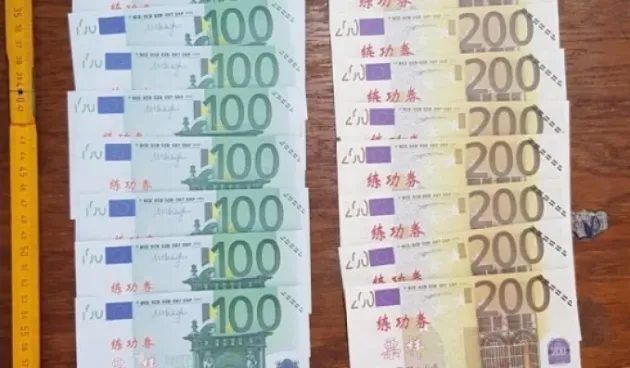 A vrut să plătească cu euro şi dolari „chinezeşti”
