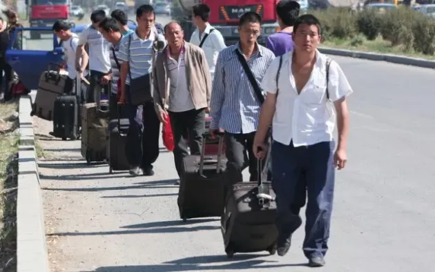 Guvernul dă liber pentru aducerea a încă 10.000 de extra-comunitari la muncă în România 