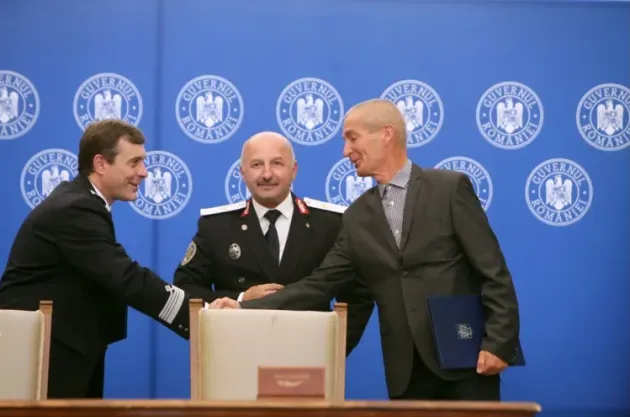 Guvern: MAI va beneficia de noi elicoptere pentru operaţiuni medicale şi de căutare-salvare în mediul montan