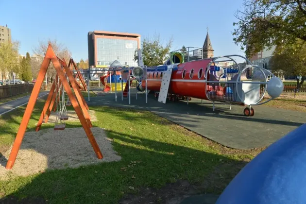 Locurile de agrement şi joacă din Centrul Civic, închise o perioadă, în vederea înnoirii