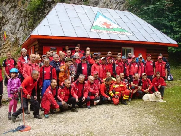 Demonstraţii spectaculoase, la 50 de ani de Salvamont Zărneşti