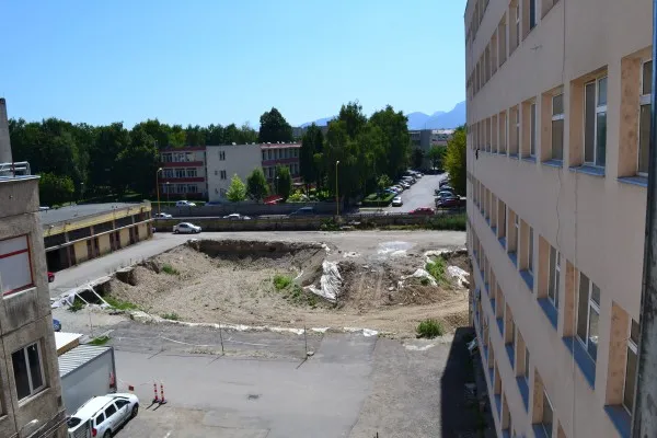 Astăzi ar trebui să apară muncitorii pe şantierul noii Unităţi de Primiri Urgenţe de la Spitalul Judeţean Braşov 