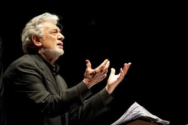 Celebrul tenor Placido Domingo acuzat de hărţuire sexuală