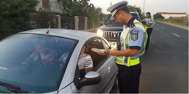 Permisul din Polonia i-a adus probleme cu poliţiştii
