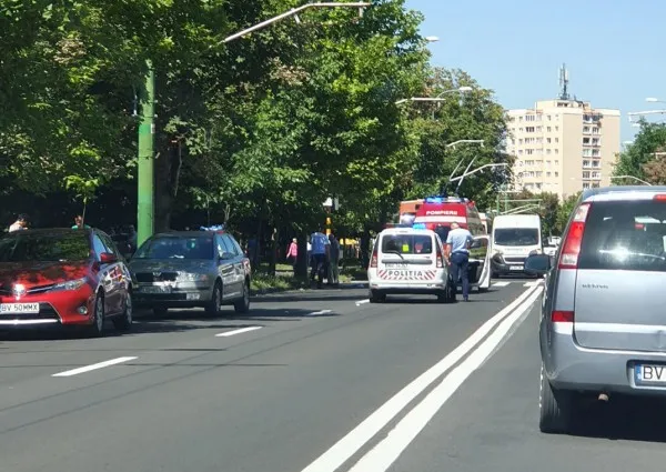 Femeie accidentată în timp ce traversa bulevardul Saturn