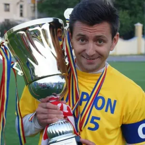 Stângă l-a convins pe Surdu