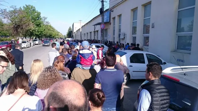 Sistemul informatic de la „Pașapoarte”, în pauză timp de aproape o oră 