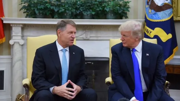 Iohannis va fi primit de Trump la Casa Albă 