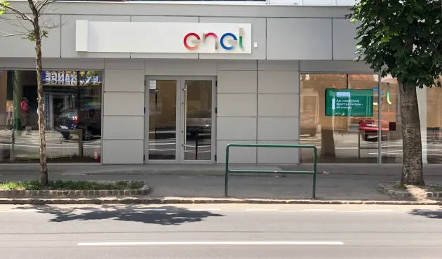 Magazinele Enel din Braşov vor fi închise în 15 august. Nu se fac nici deconectări de la reţeaua de energie electrică