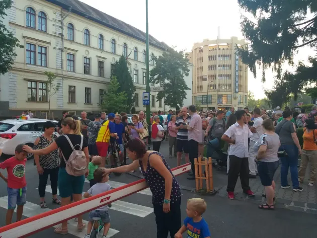 Protestul 10 august şi la Braşov, 2 jandarmi şi 250 de protestatari
