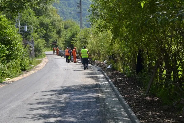 Şosea asfaltată, până aproape de Cheile Râşnoavei 