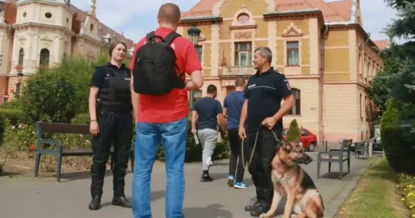 Câinii poliţişti, scoşi la treabă la Braşov. De acum patrule canine pe străzile aglomerate, în parcuri, la evenimente şi pe lângă şcoli