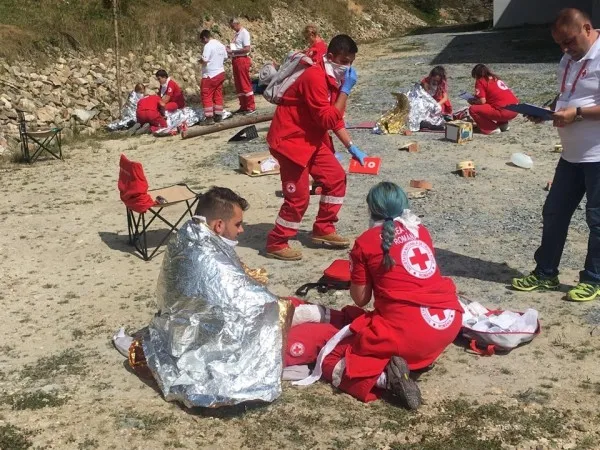 Echipajul de prim ajutor de la Crucea Roşie Braşov, pe primul loc în ţară