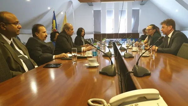Oficialii din Sri Lanka pregătesc terenul pentru o „invazie asiatică” de forţă de muncă, în zona Braşovului