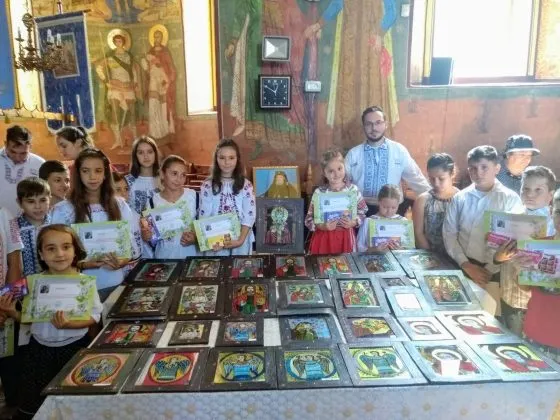 Expoziţie de icoane pe sticlă, la începutul anului bisericesc
