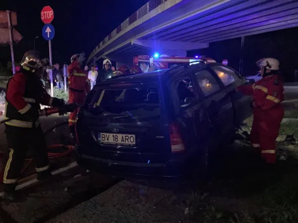 Impact sinucigaş, azi noapte, la podul de la Dârste. Şoferul, un bărbat de 37 de ani din Sânpetru, a decedat pe loc