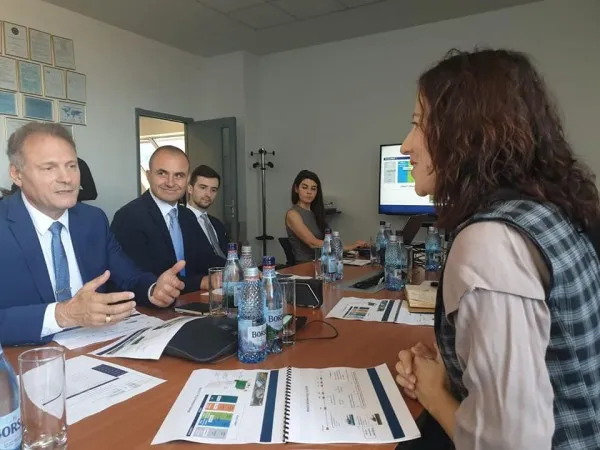 Un ministru, cu bani la Airbus. 65 de milioane de euro pentru 10 elicoptere uşoare 