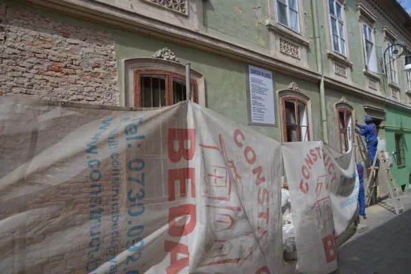 Au început lucrările la a doua casă din centrul istoric al Braşovului, reabilitată prin Programul „50/50”